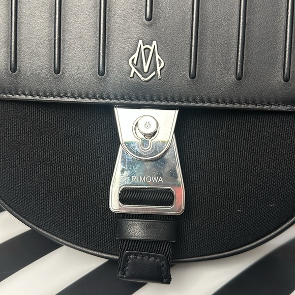 Rimowa crossbody bag. Used. Excellent condition - Picture 7 of 10